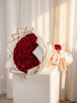 Rose bouquets by GuleGul Flowers, Lahore